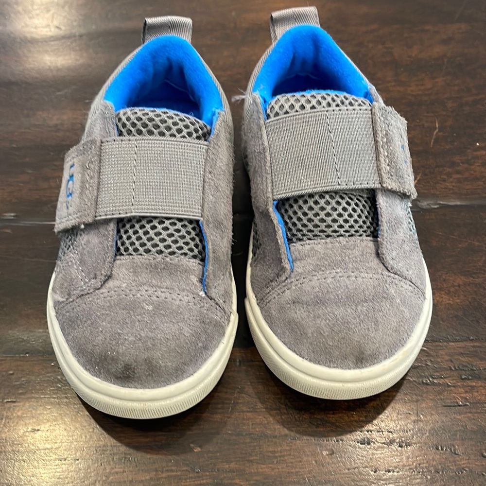 UGG boys sneakers